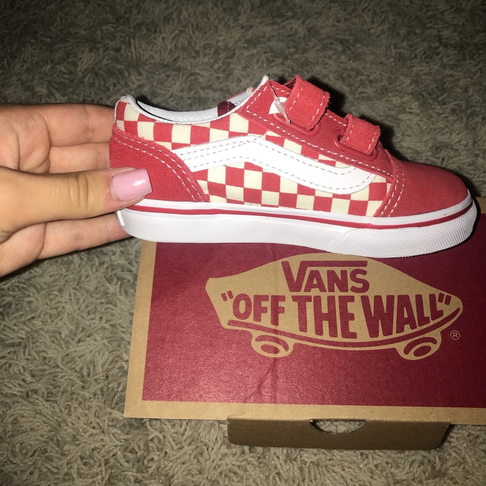 Toddler boy’s checkered vans